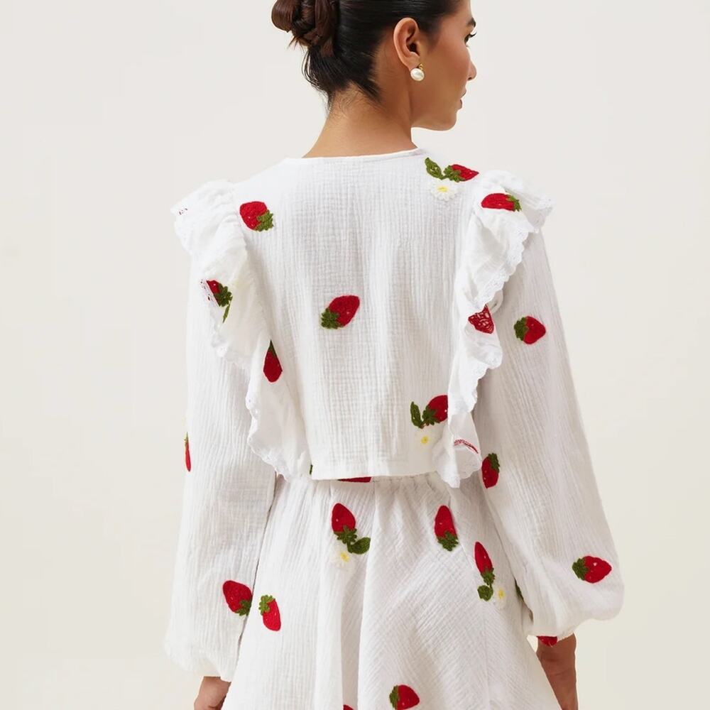 Berry Sweet Strawberry Daisy Embroidered Gauzy Cotton Ruffle Cropped Blouse S - Picture 3 of 11